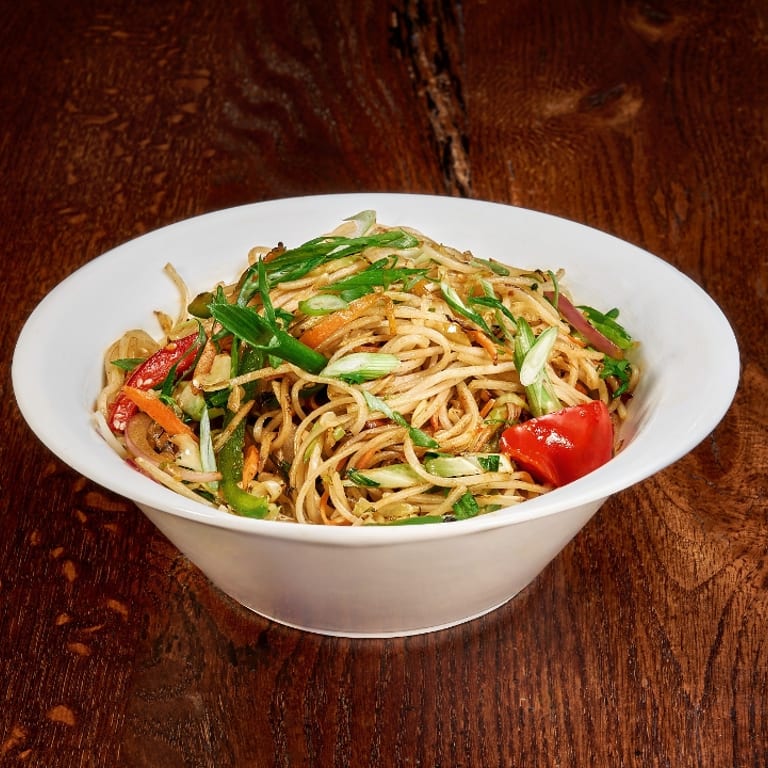 Hakka Noodles: A Flavorful Indian Fusion Delight